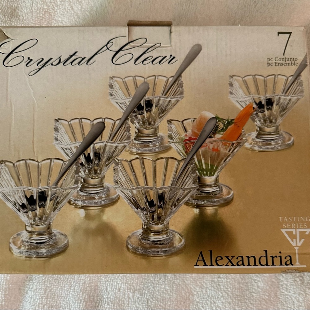 Alexandria Crystal Clear 6 Mini Martinis -2.3 oz and 1 Recipe Card